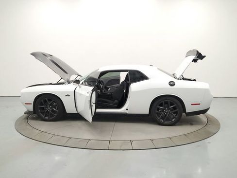 Used 2023 Dodge Challenger R/T w/ Blacktop Package image 12