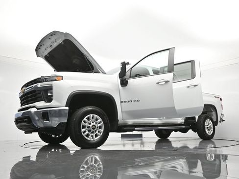 Used 2025 Chevrolet Silverado 2500 LT w/ Convenience Package AWD/4WD image 48
