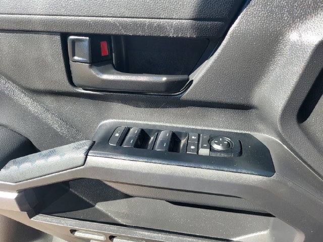 Used 2025 Toyota Tacoma SR5 AWD/4WD image 13