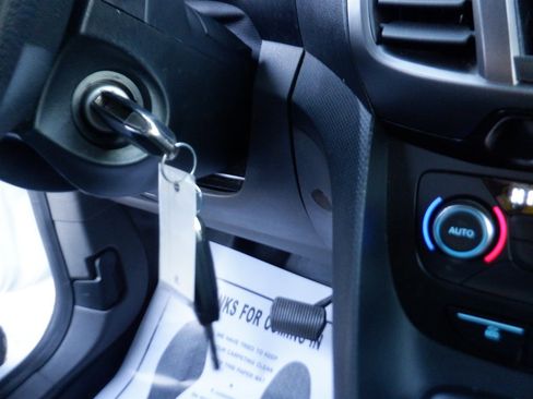 Used 2021 Ford Transit Connect XL image 24