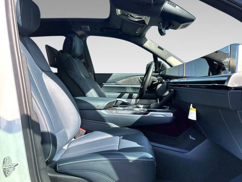 New 2025 Cadillac Escalade IQ Luxury 2 AWD/4WD image 16