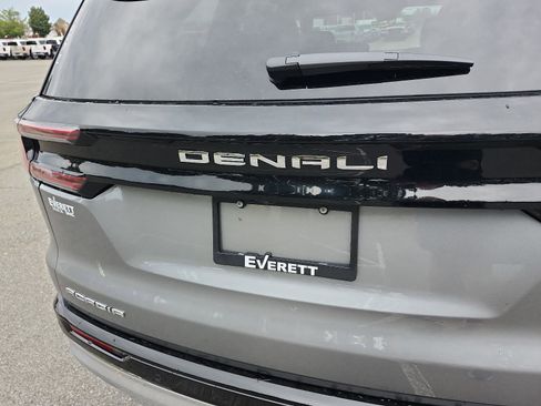 New 2026 GMC Acadia Denali w/ Super Cruise Package image 4