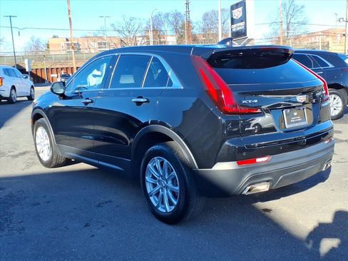 Certified 2023 Cadillac XT4 Luxury w/ Cold Weather Package image 7