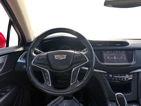 Used 2019 Cadillac XT5 Luxury FWD image 12