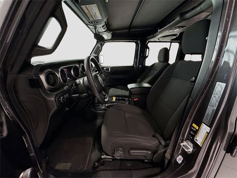 Used 2022 Jeep Wrangler Unlimited Sport image 17