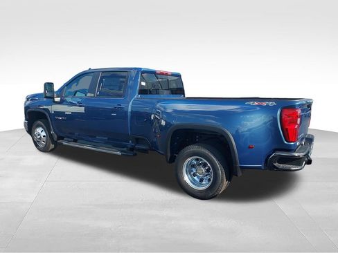 New 2026 Chevrolet Silverado 3500 LT w/ All Star Edition AWD/4WD image 3