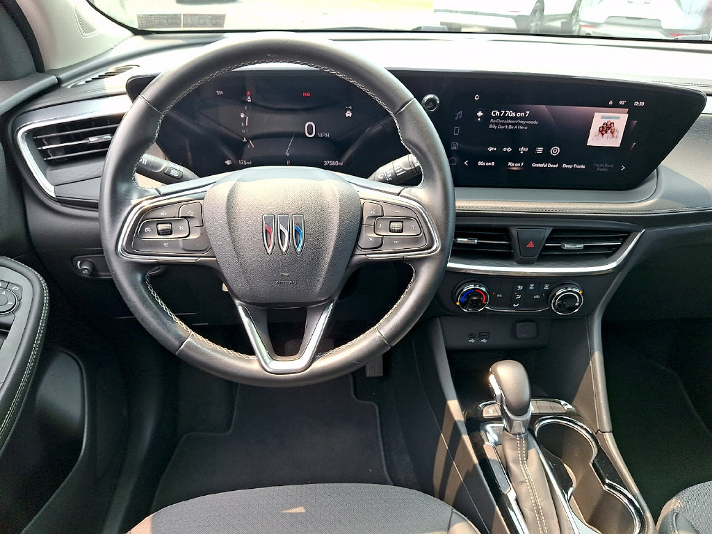Used 2024 Buick Encore GX Preferred AWD/4WD image 2