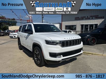 Used 2023 Jeep Wagoneer Series III w/ Rear Seat Video Group 1