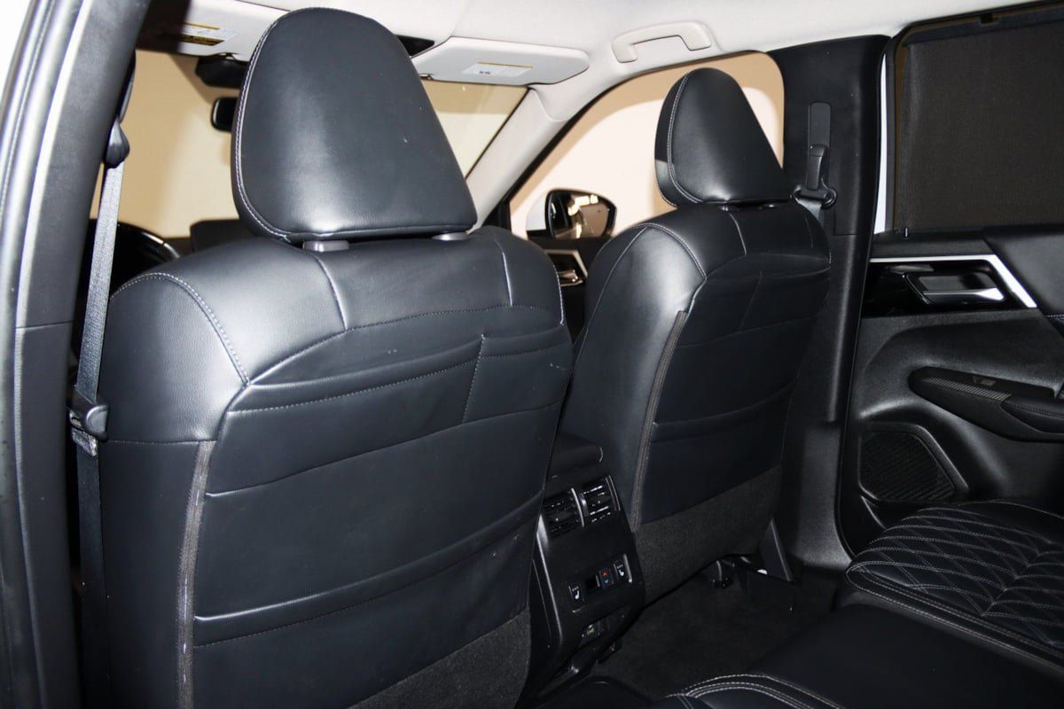 Used 2024 Mitsubishi Outlander 4WD Plug-In Hybrid image 56