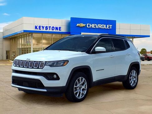 Used 2025 Jeep Compass Limited AWD/4WD image 3