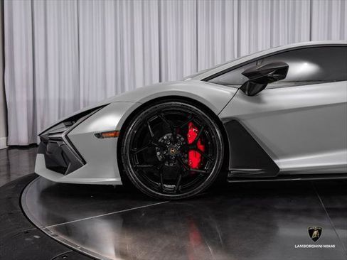Used 2024 Lamborghini Revuelto AWD/4WD image 34