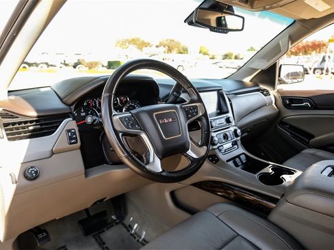 Used 2019 GMC Yukon SLT image 2
