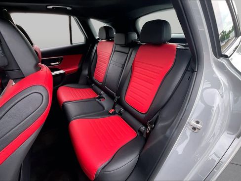 Used 2026 Mercedes-Benz GLC 43 AMG 4MATIC image 21