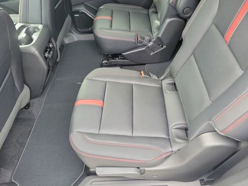 Certified 2026 Chevrolet Traverse RS FWD image 11