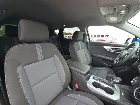 Used 2024 Chevrolet Blazer LT w/ Convenience Package FWD image 19