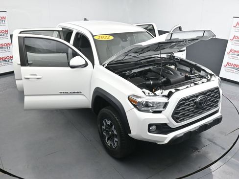 Used 2022 Toyota Tacoma TRD Off-Road w/ Technology Package image 41