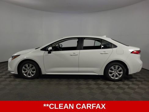 Used 2025 Toyota Corolla LE FWD image 5