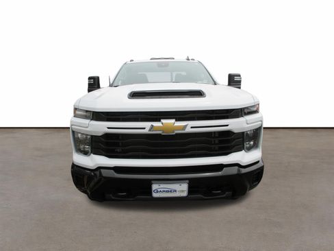 Used 2024 Chevrolet Silverado 2500 Custom w/ Custom Value Package AWD/4WD image 7