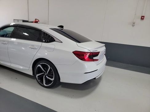 Used 2022 Honda Accord Sport image 7