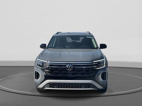 New 2026 Volkswagen Atlas Peak Edition image 2