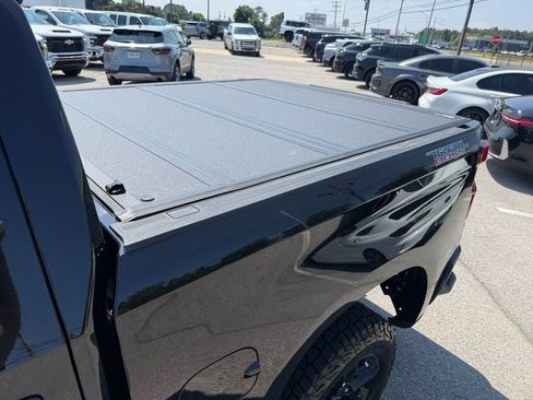 Used 2020 Chevrolet Silverado 1500 Custom Trail Boss w/ Custom Convenience Package AWD/4WD image 28