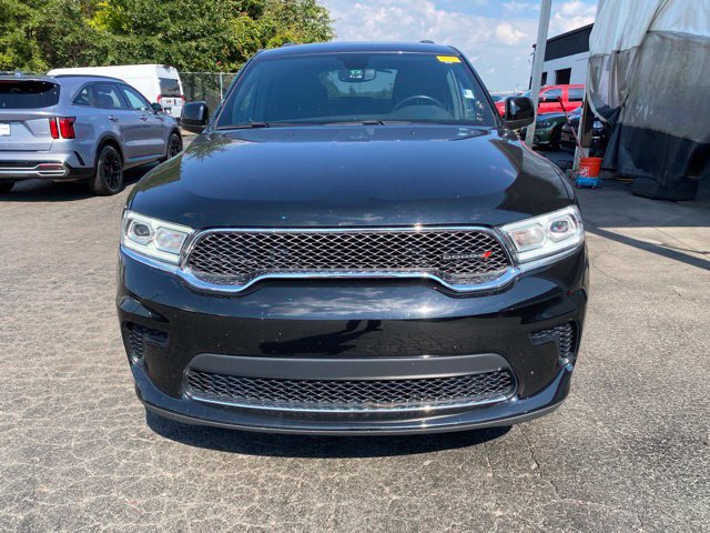 Used 2023 Dodge Durango SXT AWD/4WD image 3