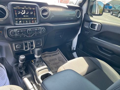Used 2023 Jeep Wrangler Unlimited Sahara w/ Cold Weather Group AWD/4WD image 20