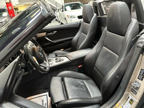 Used 2009 BMW Z4 sDrive35i image 14