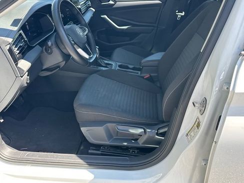 Used 2025 Volkswagen Jetta S image 9
