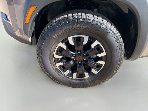 Used 2024 Nissan Frontier PRO-4X w/ Off-Road Protection Package image 29