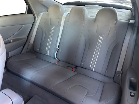 Used 2021 Hyundai Elantra SEL FWD image 13
