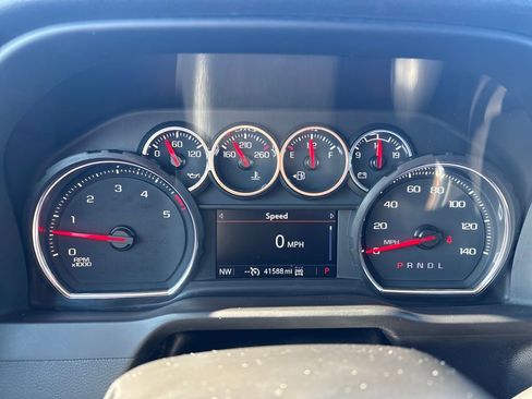 Used 2022 Chevrolet Silverado 2500 LT w/ Convenience Package image 16