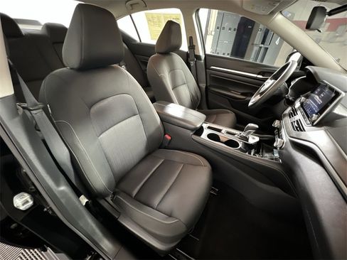 Used 2023 Nissan Altima 2.5 SV image 25