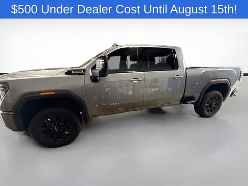 Used 2024 GMC Sierra 2500 AT4 w/ Technology Package AWD/4WD image 8