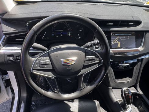 Used 2019 Cadillac XT5 Luxury AWD/4WD image 18