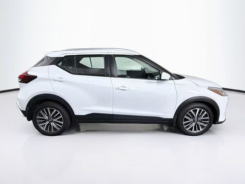 Certified 2023 Nissan Kicks SV FWD image 11