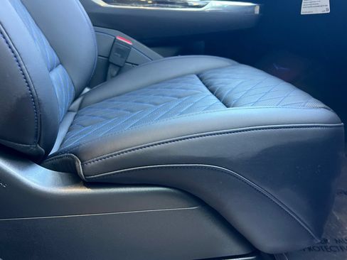 Used 2026 Cadillac Escalade IQL Luxury AWD/4WD image 23