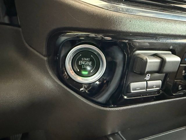 Used 2024 Chevrolet Silverado 1500 LTZ AWD/4WD image 21