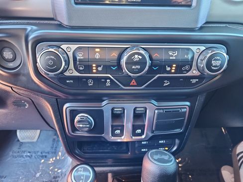 Used 2020 Jeep Wrangler Sport image 12