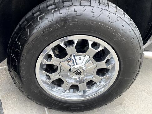 Used 2018 Chevrolet Silverado 1500 LT AWD/4WD image 6