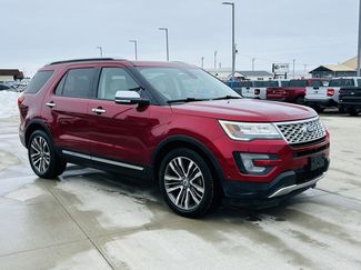 Used 2017 Ford Explorer Platinum video 2