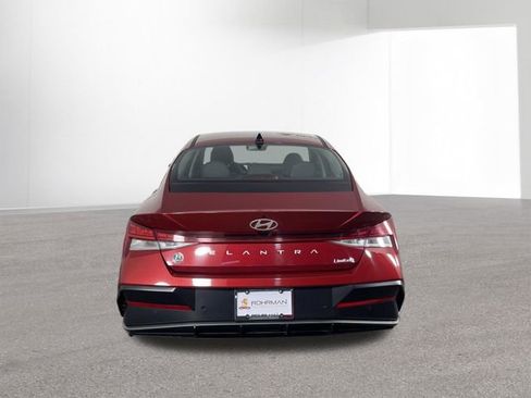 Used 2024 Hyundai Elantra Limited image 15