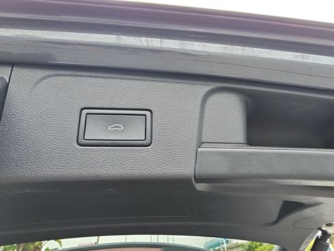 Certified 2024 Volkswagen Atlas SE FWD image 15
