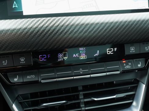 Used 2022 Audi e-tron GT Prestige w/ Prestige Package image 16