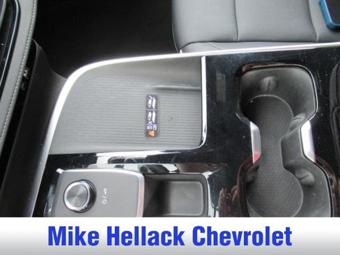 Used 2025 Buick Enclave Preferred FWD image 29