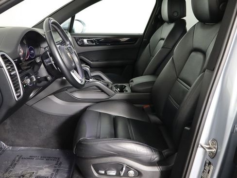 Used 2019 Porsche Cayenne E-Hybrid AWD/4WD image 14