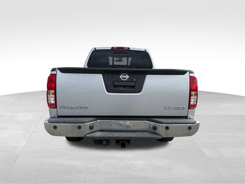 Used 2015 Nissan Frontier SV w/ SV Value Truck Package AWD/4WD image 6