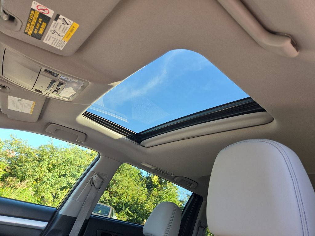 Used 2016 Toyota Highlander XLE AWD/4WD image 42