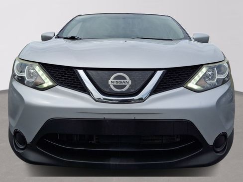 Used 2018 Nissan Rogue Sport S w/ S Appearance Package FWD image 2