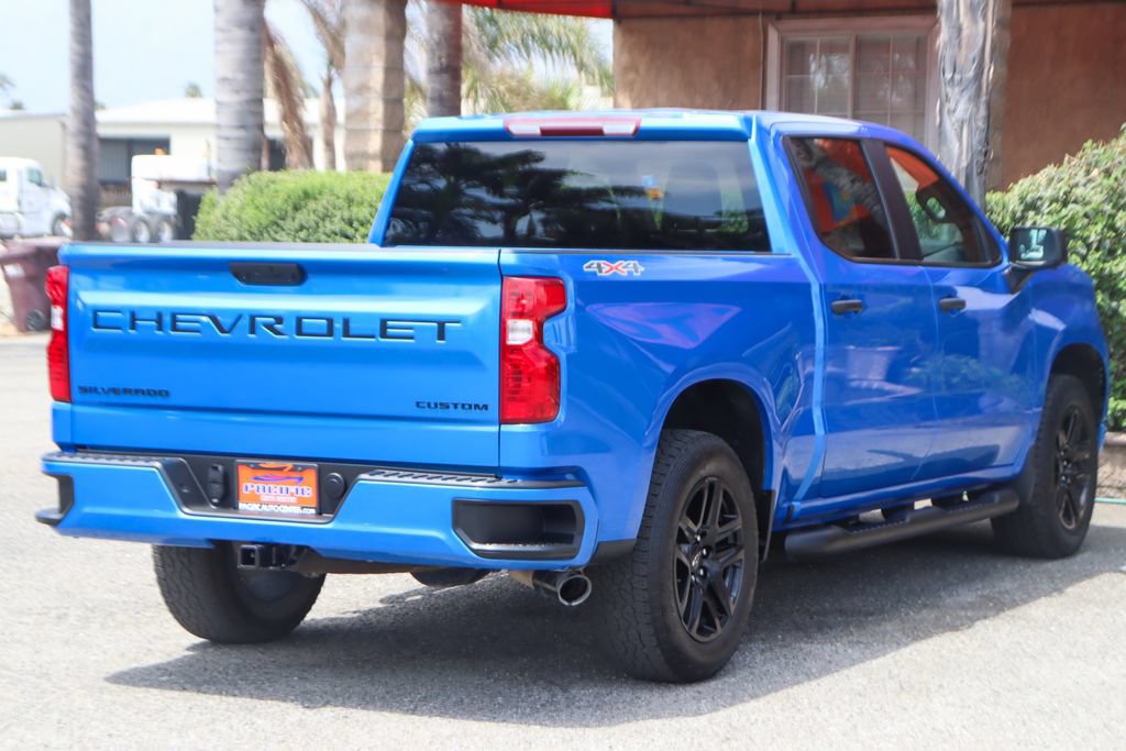 Used 2025 Chevrolet Silverado 1500 Custom w/ Turbomax Blackout Package AWD/4WD image 9